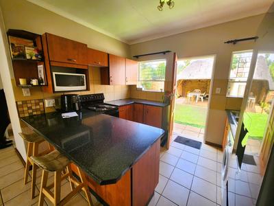 Townhouse For Sale in Birchleigh North, Kempton Park